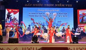 Chương trình nghệ thuật “Đất nước trọn niềm vui”